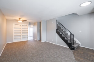 Parke East Townhomes in Wichita, KS - Building Photo