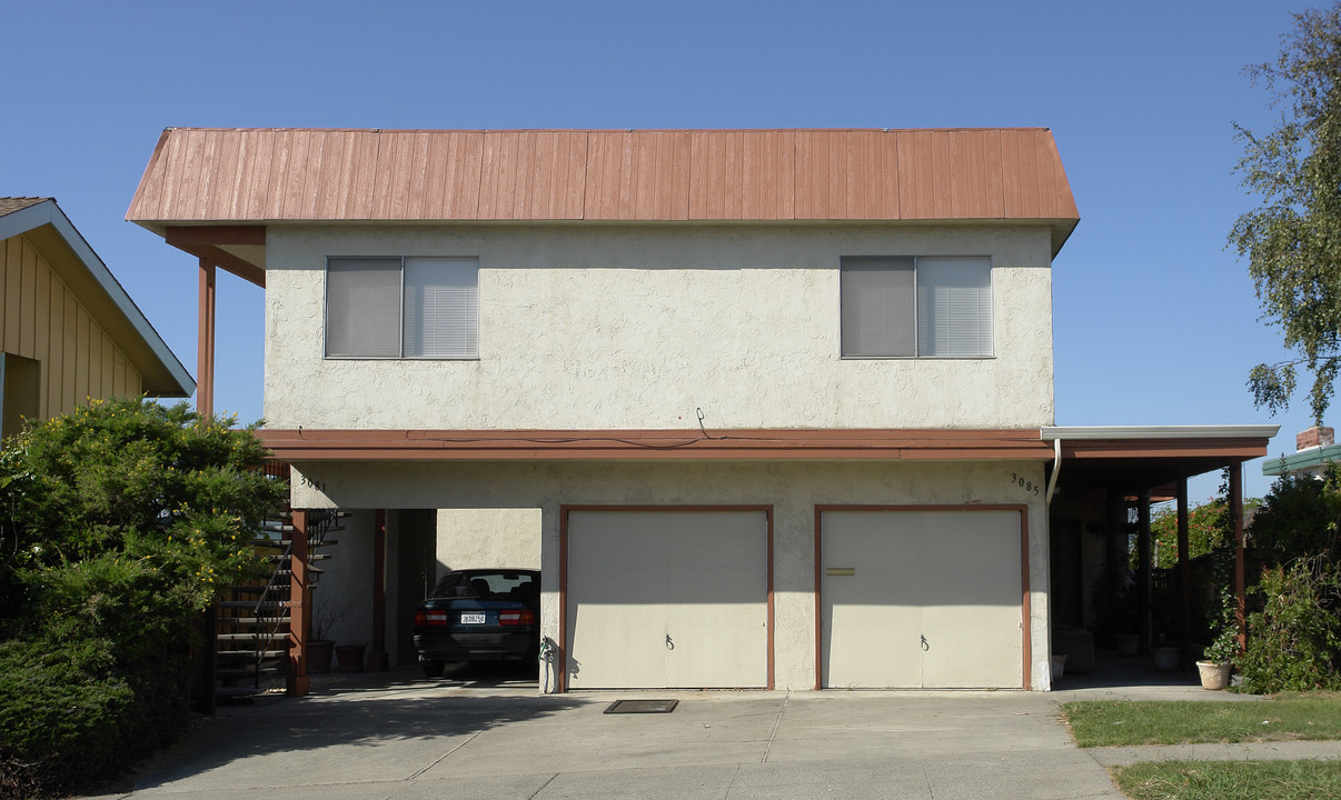 3081-3085 Birmingham Dr in San Pablo, CA - Building Photo