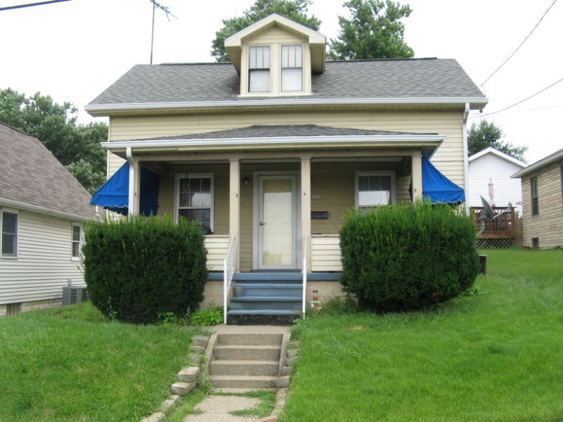1159 Walnut St in Monaca, PA - Building Photo