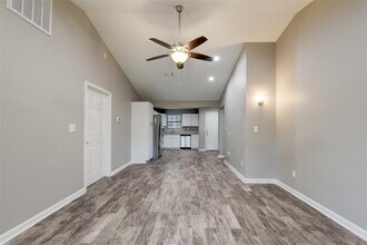 3491 Balboa Cir in Montgomery, TX - Foto de edificio - Building Photo