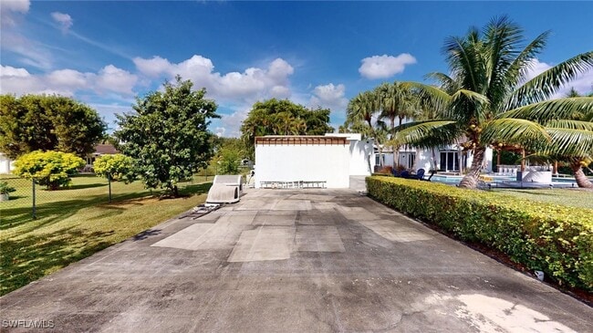 10420 SW 64th St in Miami, FL - Building Photo - Building Photo