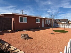 20437 81st St in California City, CA - Building Photo