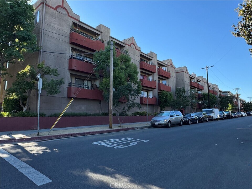 4717 Ben Ave in Los Angeles, CA - Building Photo