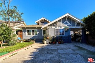 162 S Ardmore Ave in Los Angeles, CA - Building Photo