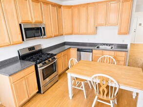 2239 N Western Ave in Chicago, IL - Building Photo - Building Photo