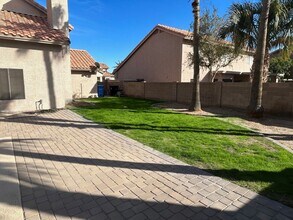 16808 S 35th St in Phoenix, AZ - Foto de edificio - Building Photo