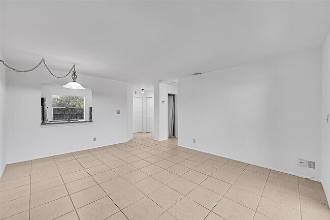 9186 NW 40th St, Unit 9186 in Coral Springs, FL - Building Photo - Building Photo