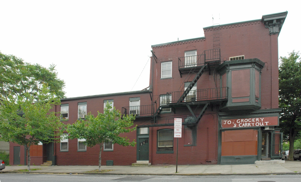 25 N Chester St in Baltimore, MD - Building Photo