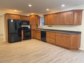 217 Loghes Dr in Manheim, PA - Building Photo - Building Photo