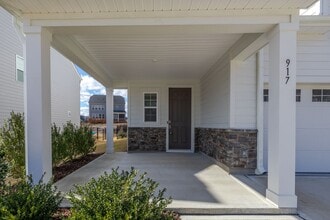 917 Wrights Creek Way in Wake Forest, NC - Building Photo - Building Photo