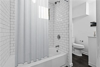 4923 Butler St in Pittsburgh, PA - Foto de edificio - Building Photo