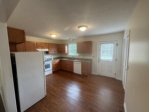 9948 Stewarts Ferry Pike in Lebanon, TN - Building Photo - Building Photo