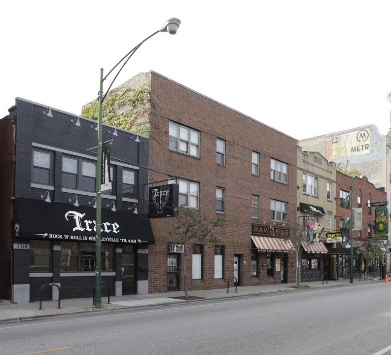 3716-3718 N Clark St in Chicago, IL - Building Photo