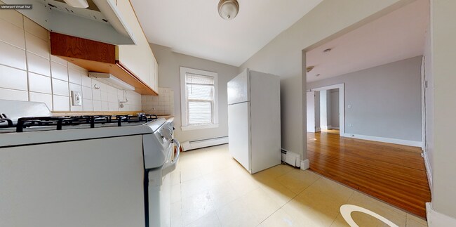 224 Banks St, Unit #6 in Cambridge, MA - Building Photo - Building Photo