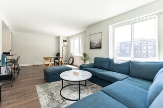 8 - 10-10 Museum Way in Cambridge, MA - Building Photo - Building Photo