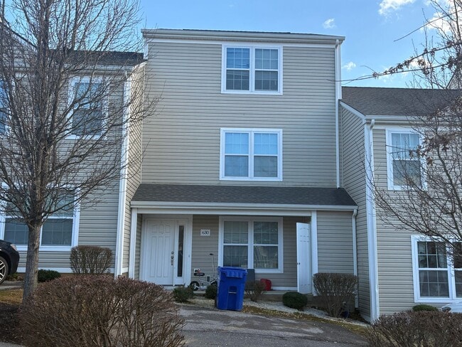 property at 630 Pin Oak Dr NW