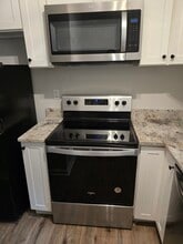 2363 Macon Dr SW, Unit C in Atlanta, GA - Building Photo - Building Photo