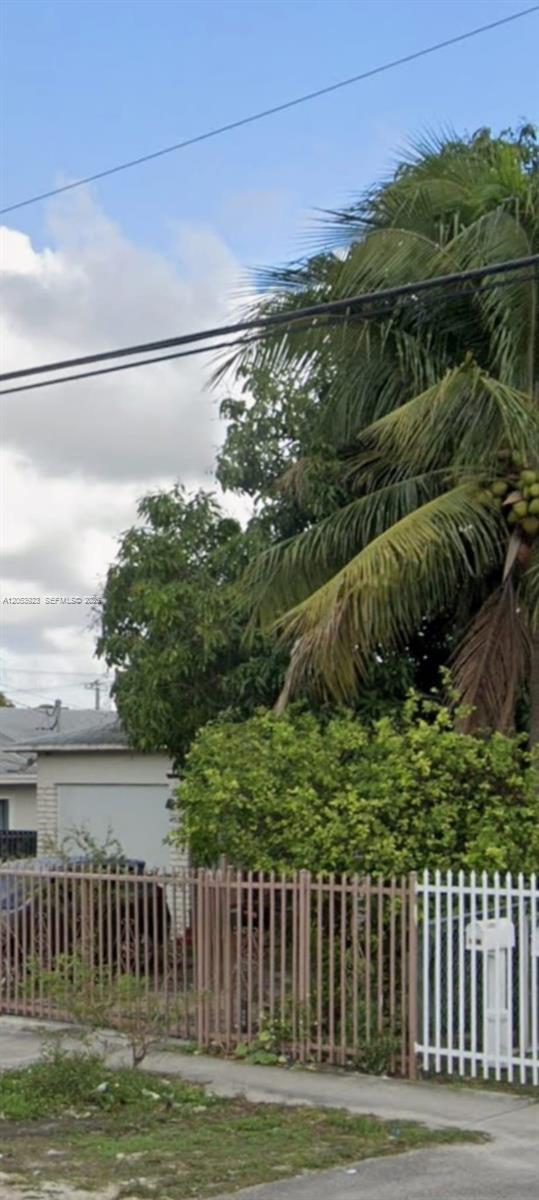 property at 1325 NW 28th St