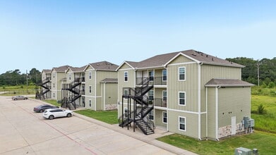 Creekside Haven in Montgomery, TX - Foto de edificio - Building Photo