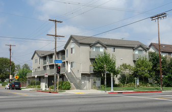 15059 Burbank Blvd in Van Nuys, CA - Building Photo - Building Photo