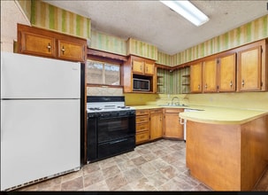 109 Hollywood St in Coleman, TX - Foto de edificio - Building Photo