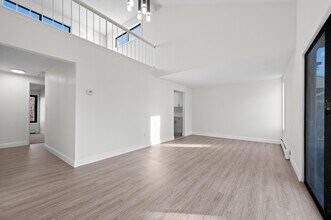 140 Silver Ln in East Hartford, CT - Foto de edificio - Building Photo