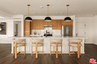 1700 S Pacific Coast Hwy in Redondo Beach, CA - Building Photo - Building Photo