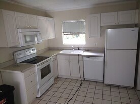 810 Meadowbrook Dr, Unit Unit A in Orange Park, FL - Building Photo