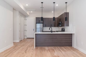 Caldwell Village in Caldwell, NJ - Foto de edificio - Interior Photo