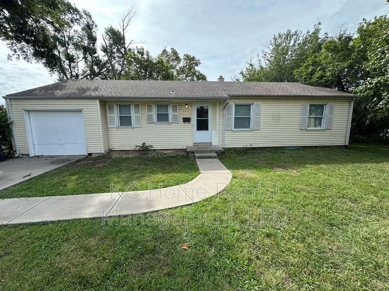 6615 W 62nd St in Mission, KS - Building Photo