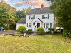 130 Spring St in Glastonbury, CT - Building Photo - Building Photo