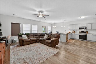 539 Brightleaf Cir in Hinesville, GA - Building Photo - Building Photo