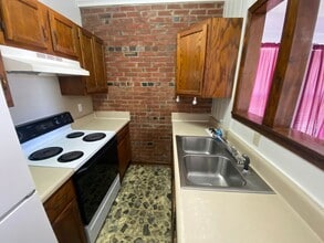 1100 W Monroe Ave in Jonesboro, AR - Building Photo - Building Photo