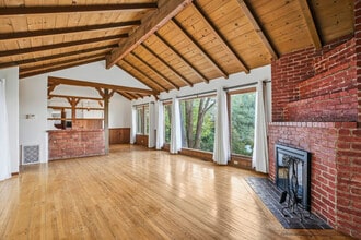 15135 Encanto Dr in Los Angeles, CA - Building Photo - Building Photo