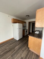 2627 S 17th St, Unit 301 in Grand Forks, ND - Building Photo