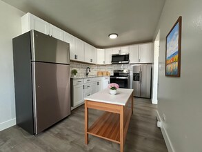 1801 Parkway Blvd in West Valley City, UT - Building Photo - Building Photo