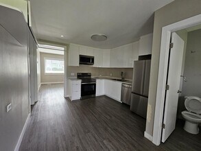 45735 Lewis Ave in Chilliwack, BC - Building Photo - Building Photo