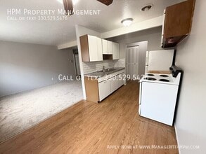 16112 Maple Heights Blvd in Maple Heights, OH - Building Photo - Building Photo