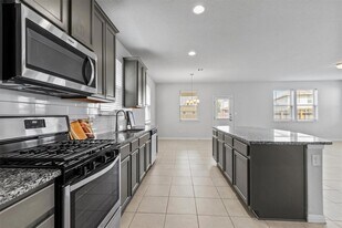 520 Betty Ann Wy, Unit 713 in Leander, TX - Building Photo