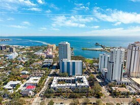 105 4th Ave NE in St. Petersburg, FL - Building Photo