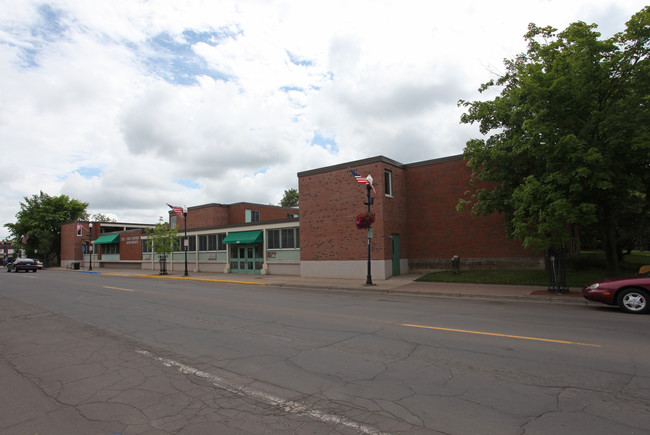 First Avenue Apartments in Hibbing, MN - Building Photo - Building Photo