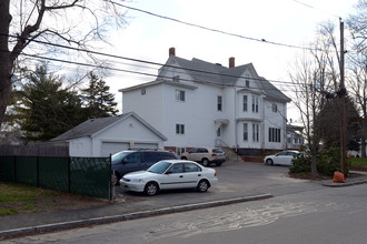 135 Winthrop St in Taunton, MA - Building Photo - Building Photo