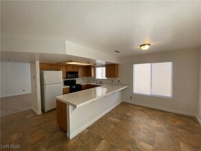 9633 Rancho Palmas Dr in Las Vegas, NV - Building Photo - Building Photo