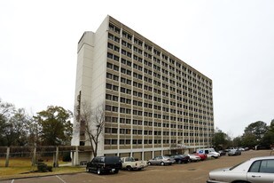 Madonna Manor Apartments in Jackson, MS - Building Photo