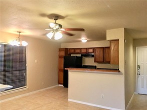 5913 Lake Hubbard Pkwy-Unit -121 in Garland, TX - Building Photo - Building Photo