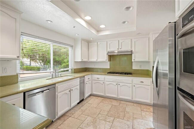 7169 Castle Peak Dr in Los Angeles, CA - Building Photo - Building Photo
