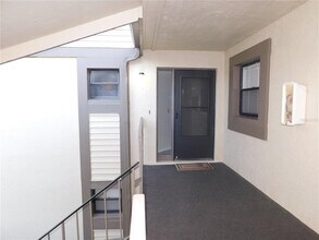218 Woodlake Wynde in Oldsmar, FL - Building Photo - Building Photo