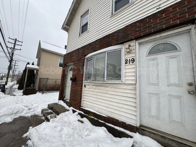 219 Park St in Bristol, CT - Building Photo - Building Photo