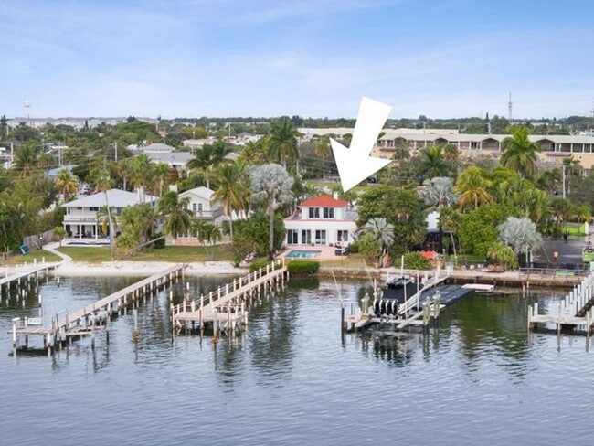 114 S Lake Dr in Lantana, FL - Building Photo - Building Photo