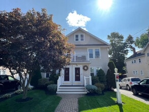 508 School St, Unit NA in Belmont, MA - Foto de edificio - Building Photo